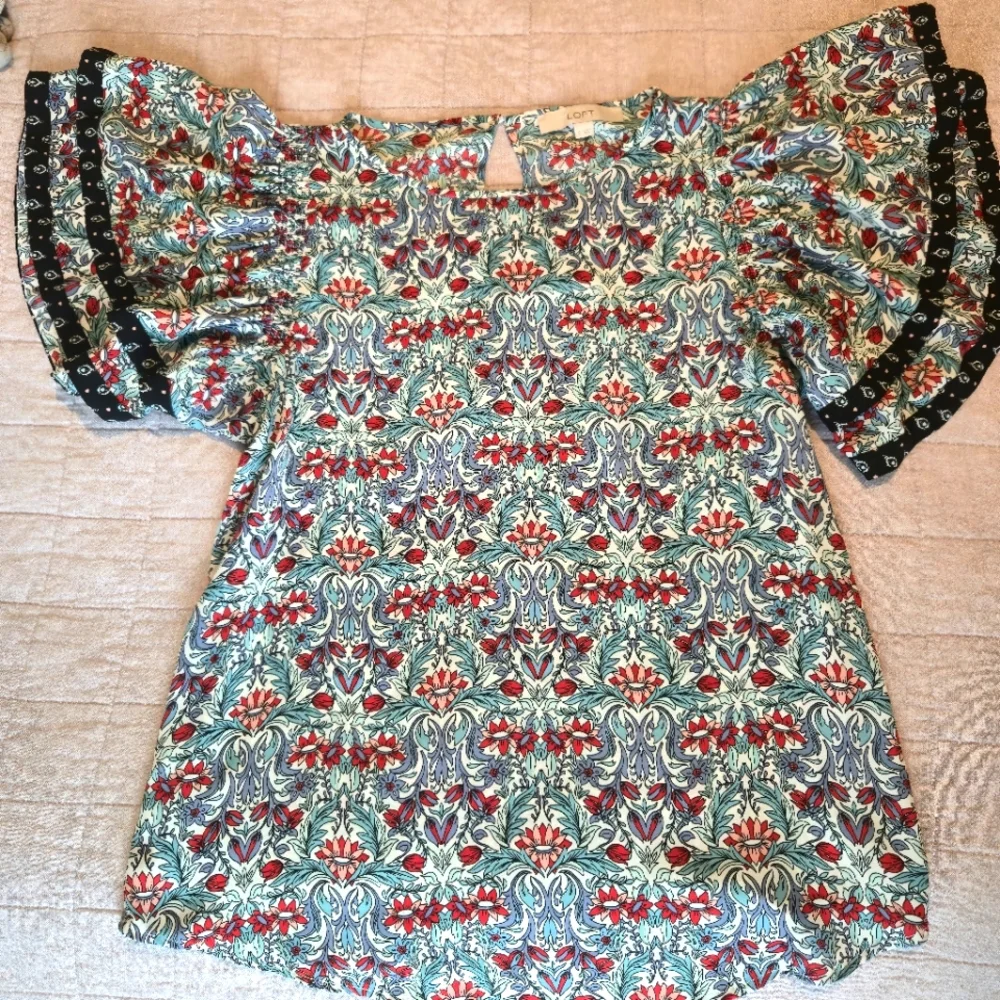 LOFT Multi-Color Flutter Sleeve Blouse - Picture 1 of 9